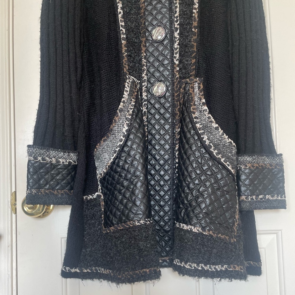 Vintage Monroe & Main Quilted Faux Leather Trim animal print Cardigan Jacket - Picture 3 of 16